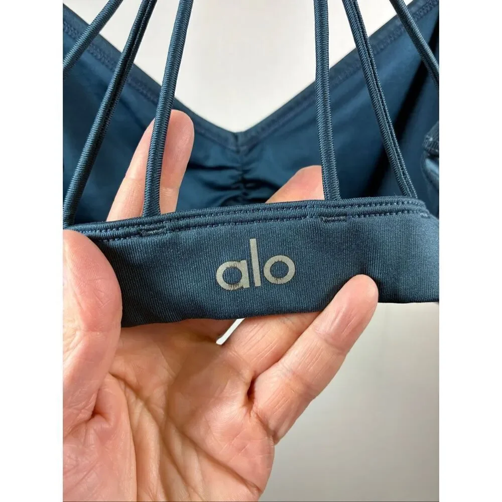 Alo Yoga alo yoga